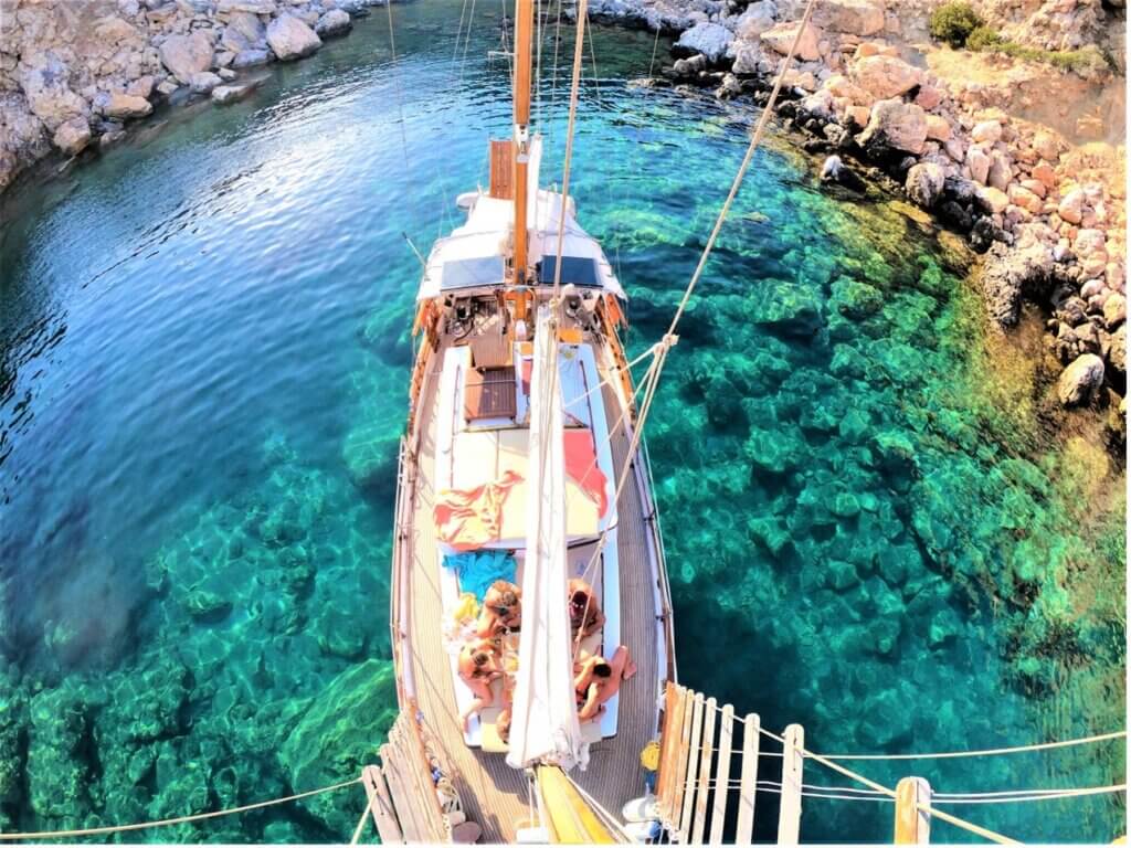 Yin Yang Concept Yacht